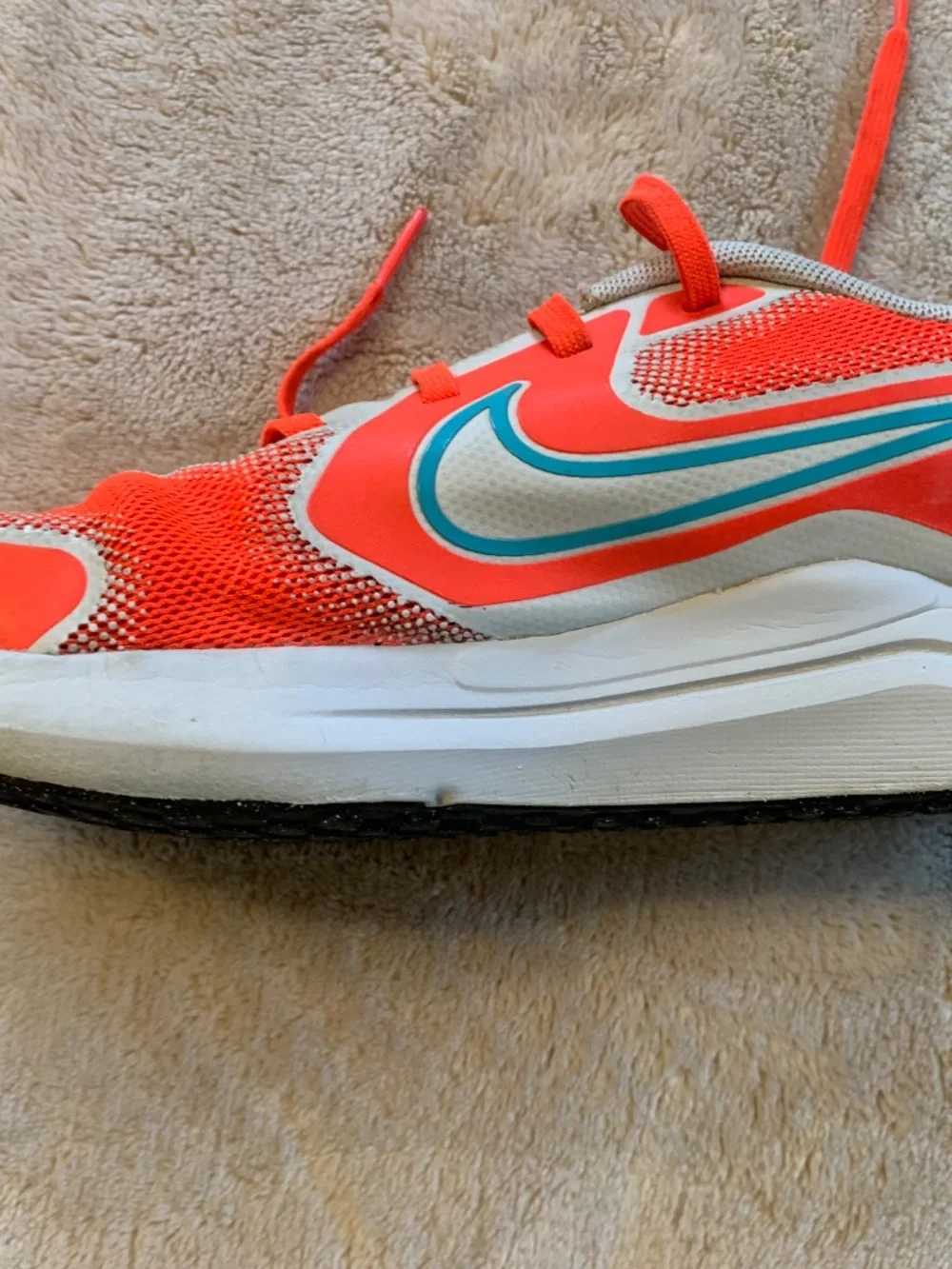 Nike Cosmic Runner GS Youth 6Y Bright Crimson Orange Running Shoes HM4402-600